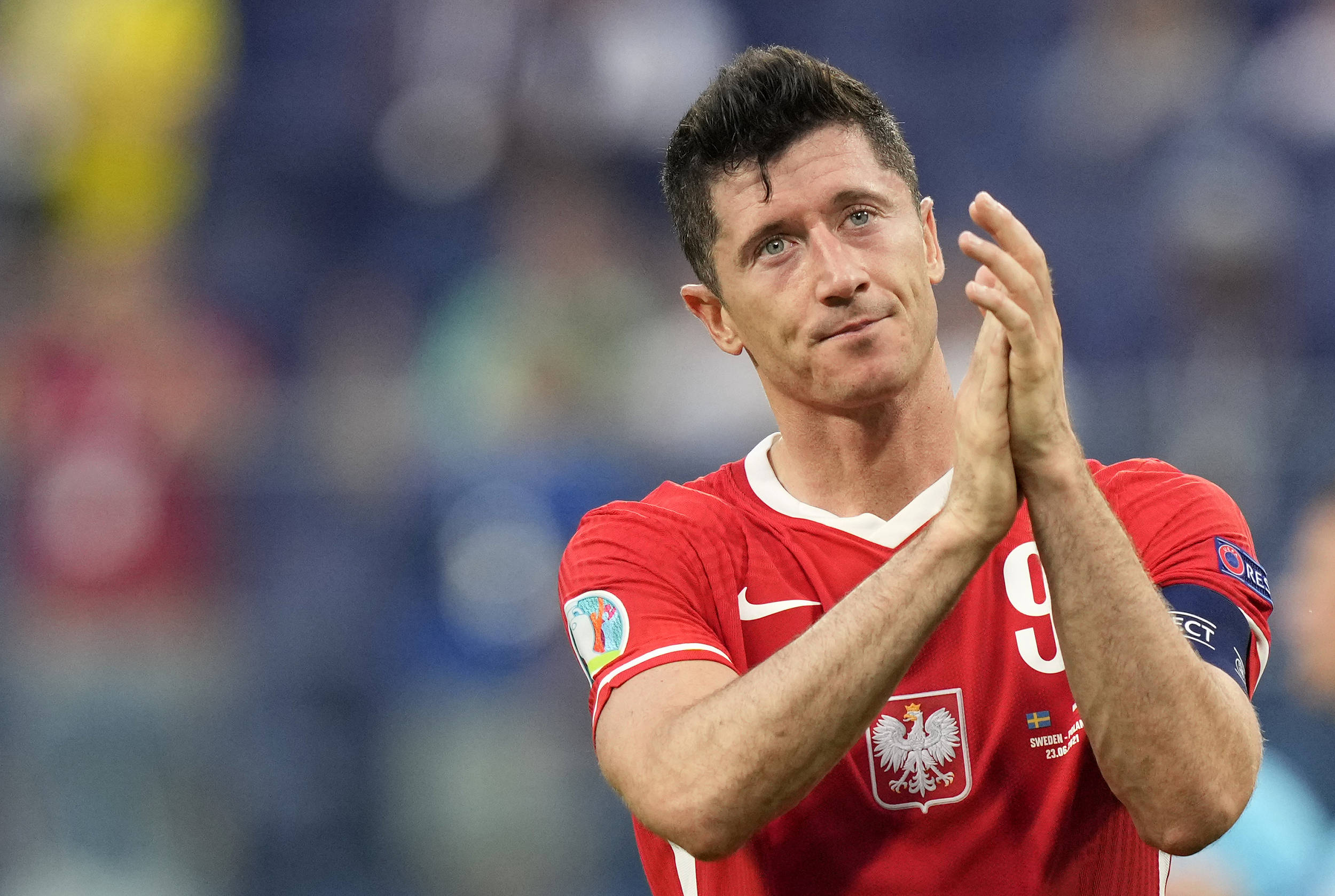 《无畏契约手游》黄金周大放送，答题领红包，皮肤免费拿