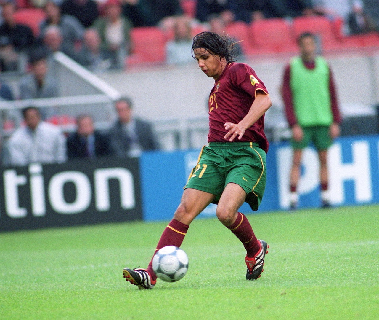 19投10中狂砍30+8+8，詹姆斯力挽狂澜夺回球权，稳胜东契奇