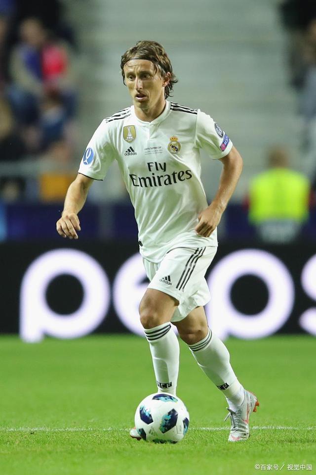 西甲赛程密集度创近十年新高，中小俱乐部如何在商业与竞技间寻找平衡点？