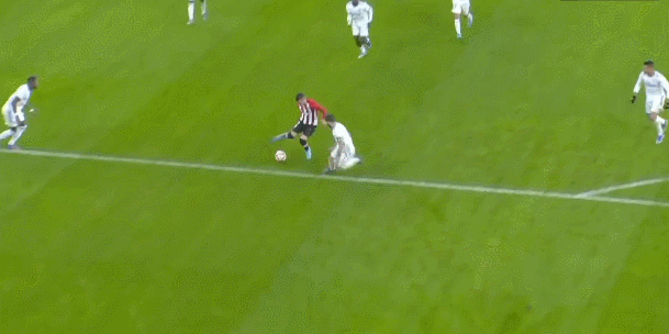 早报 ｜ 曼联2比2伯恩利；曼城1比1布莱顿；富勒姆2比1切尔西！